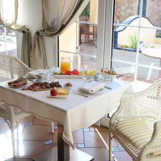 Escapada con Circuito Termal, Masaje y Comida o Cena para dos en Hotel Termes La Garriga 4* (La Garriga, Barcelona)