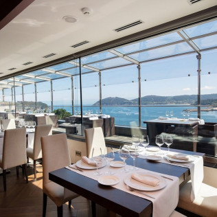 Baño Termal Marino, Masaje y Cena Degustación para dos en Hotel Thalasso Cantábrico Las Sirenas 4* (Viveiro, Lugo)