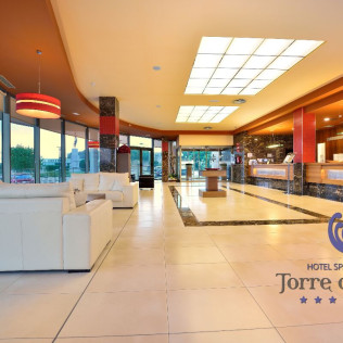 Circuito Spa, Masaje y Comida o Cena para dos en Hotel Spa Norat Torre do Deza 4* Superior (Pontevedra)