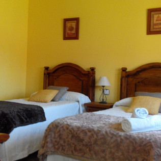 Escapada con Desayuno en Hotel Rural Valle Agadón (Monsagro, Salamanca)