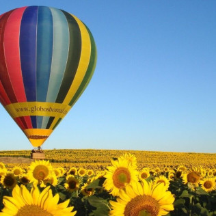 Escapada en Hotel Cándido 4* y Vuelo en Globo para dos con Cava, Almuerzo y Reportaje de Fotos y Vídeo (Segovia)