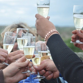 Escapada en Hotel Cándido 4* y Vuelo en Globo para dos con Cava, Almuerzo y Reportaje de Fotos y Vídeo (Segovia)