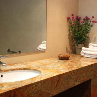 Escapada de 2 noches con Cena en Hotel Pinxo 3* y Acceso al Spa MAGMA Centre Lúdic (Santa Coloma de Farners, Girona)