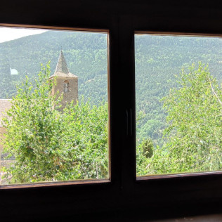 Escapada de 2 Noches con Desayuno en Hotelet de Betlan (Betlan, Lleida)