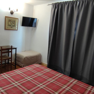 Escapada de 2 Noches con Desayuno en Hotelet de Betlan (Betlan, Lleida)