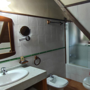 Escapada de 2 Noches con Desayuno en Hotelet de Betlan (Betlan, Lleida)