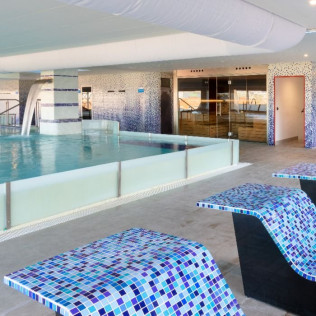Escapada con Spa en Alexandre Hotel Frontair Congress 4* y Vuelo en Helicóptero para dos (Barcelona)