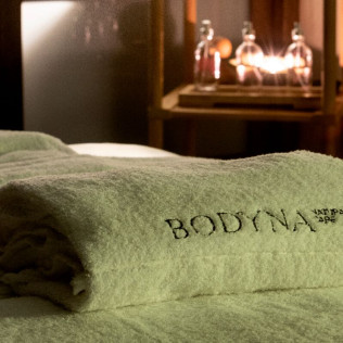 Termas Romanas y Tratamiento Facial Fleur de Bali en Hospes Palacio del Bailío 5* (Córdoba)