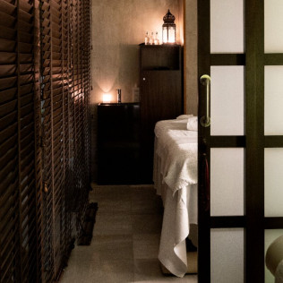 Termas Romanas y Tratamiento Facial Fleur de Bali en Hospes Palacio del Bailío 5* (Córdoba)