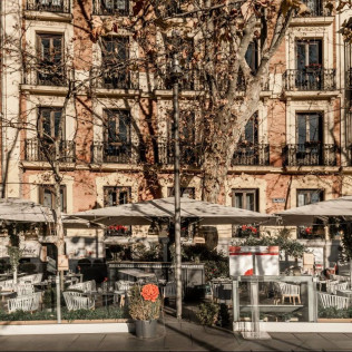 Acceso a piscina termal y Comida o Cena en Spa Hospes Puerta de Alcalá 5* (Madrid)