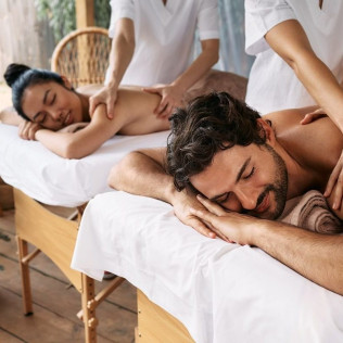 Circuito Spa, Masaje y Desayuno para dos en Spa Les Oliveres (Tarragona)