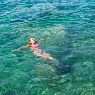 Paseo en Catamarán y Comida con Paradas para Nadar en Cala Saona e Illetas (Formentera)