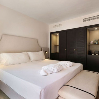 Escapada con Desayuno en Inmood San Roque 4* (San Roque, Cádiz) - D-J