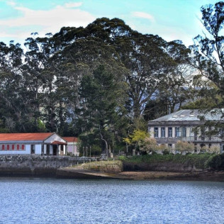 Visita Guiada a la Isla de San Simón desde Cangas y Vigo (Pontevedra)
