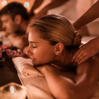 Ritual Lomi Aloha: Jacuzzi Privado y Masaje para dos en MiSpa Centro E.I.S. (Las Palmas de Gran Canaria)