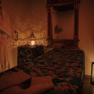 Paraiso in Love: Masaje Relajante, Baño de Espuma en Jacuzzi Privado y Bebida para dos en Ananda Spa (Barcelona)