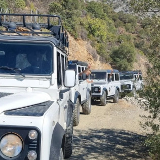 Jeep Safari: Aventura 4x4 Off-Road por la Sierra de las Nieves (Málaga)