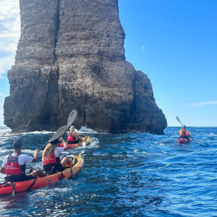 Kayak con Fotos en Racó del Conill y Benidorm: La ruta de El Aguiló (Benidorm, Alicante)