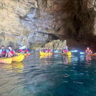 Kayak con Fotos en Racó del Conill y Benidorm: La ruta de El Aguiló (Benidorm, Alicante)
