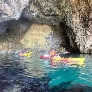 Kayak con Fotos en Racó del Conill y Benidorm: La ruta de El Aguiló (Benidorm, Alicante)