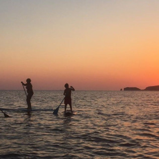 Kayak o SUP y Snorkel al Atardecer con Cava (Ibiza)