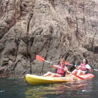 Excursión en Kayak con Snorkel en Aguas Cristalinas por Cabo de Gata (Almería)