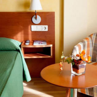 Escapada con Cena en Hotel La Perla d'Olot 3* (Olot, Girona)