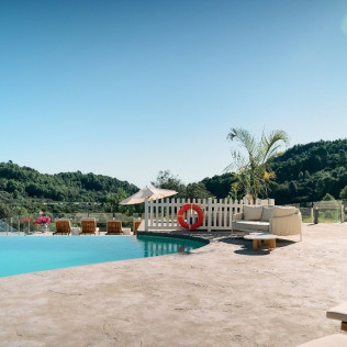 Escapada en Cabaña con Desayuno en Young Hotels Denia (La Vall de Laguar, Alicante)