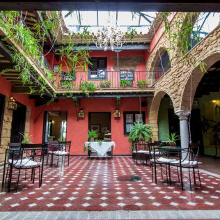 Escapada con Desayuno en La Casona de Calderón Gastronomic & Boutique Hotel 4* (Osuna, Sevilla)