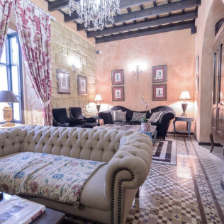Escapada con Desayuno en La Casona de Calderón Gastronomic & Boutique Hotel 4* (Osuna, Sevilla)