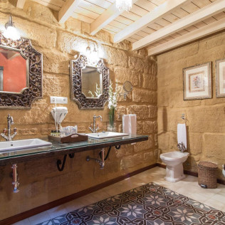 Escapada con Desayuno en La Casona de Calderón Gastronomic & Boutique Hotel 4* (Osuna, Sevilla)