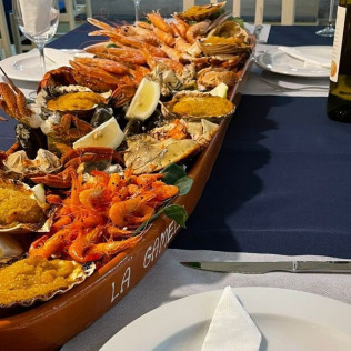 Mariscada de 1 Metro con Albariquiño para dos en Restaurante o en una Barca en la Playa (Vilanova de Arousa, Pontevedra)