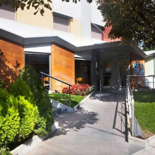 Escapada de 2 Noches con Desayuno en Hotel La Perla d'Olot 3* (Olot, Girona) 