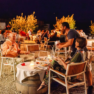 Picnic entre Viñas: Visita, Degustación y Comida para dos en Celler La Vinyeta (Girona)