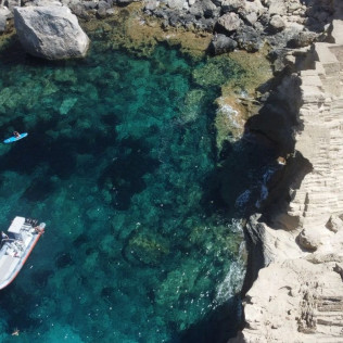 Excursión en Lancha Privada con Snorkel y Stand Up Paddle a Es Vedrà y Atlantis (Sant Antoni de Portmany, Ibiza)