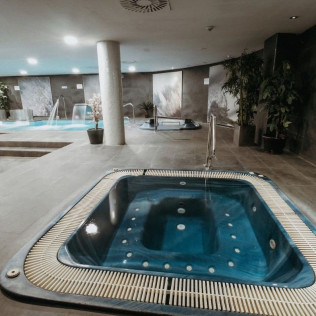 Circuito Spa y Masaje para dos en AZZ Asturias Langrehotel 4* (Langreo, Asturias)