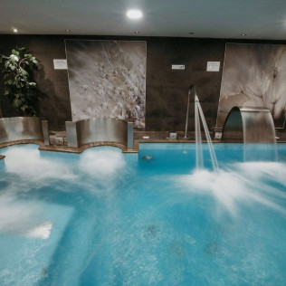Circuito Spa y Masaje para dos en AZZ Asturias Langrehotel 4* (Langreo, Asturias)