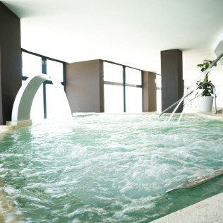 Circuito Spa, Masaje y Desayuno para dos en Spa Les Oliveres (Tarragona)