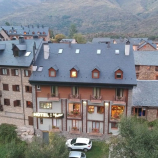 Escapada con Desayuno en Hotel Restaurante Lo Paller (València d'Àneu, Lleida)