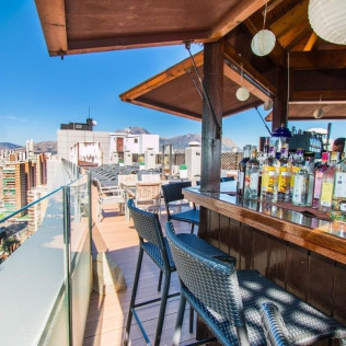 Day Pass Premium: Day Pass, Spa y Comida en Hotel Magic Aqua™ Rock Gardens 4* (Benidorm, Alicante)