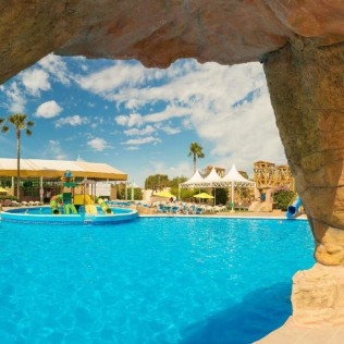 Day Pass Premium: Day Pass, Spa y Comida en Hotel Magic Robin Hood 4* (El Albir, Alicante)