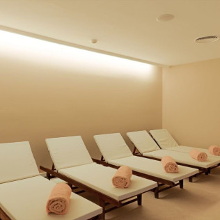 Circuito Spa, Masaje y Almuerzo o Cena para dos en Mallorca Wellness CM Palace 5* (Sa Coma, Mallorca)