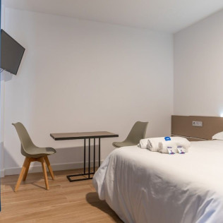 Escapada en Hotel Playa Las Sinas con Mariscada de 1 Metro y Albariquiño para dos (Vilanova de Arousa, Pontevedra)