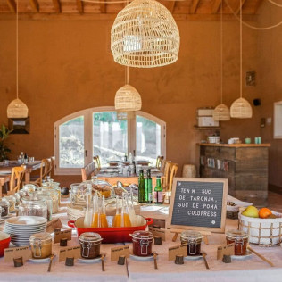 Escapada con Spa Privado y Cena en Ecoturisme Can Buch (Sant Aniol de Finestres, Girona)