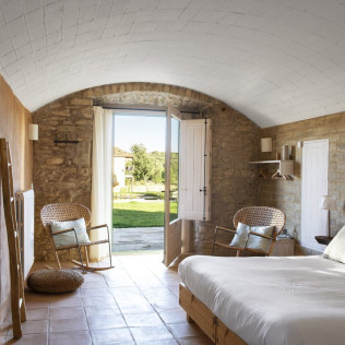 Escapada con Desayuno en Ecoturisme Masia Can Buch (Sant Aniol de Finestres, Girona)