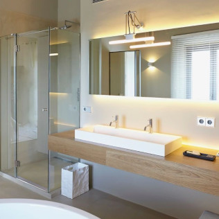 Escapada con Bañera de Hidromasaje en Suite Lazuli en Hotel Mas Lazuli 4* Sup (Pau, Girona)