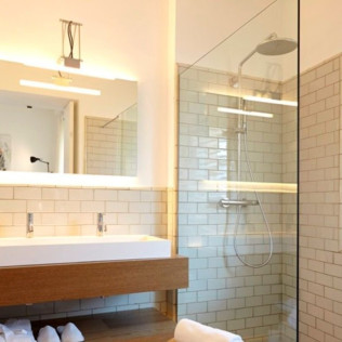 Escapada con Desayuno en Hotel Mas Lazuli 4* Sup (Pau, Girona)