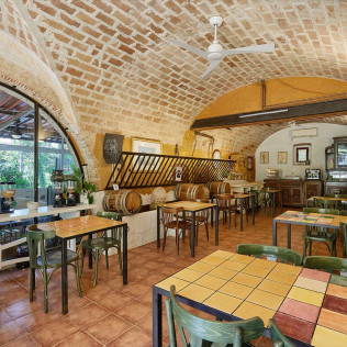 Escapada Rural de 2 Noches con Desayuno en Mas Torrencito - Pet friendly (Parets d'Empordà, Girona)