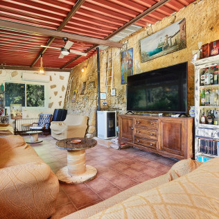 Escapada Rural de 2 Noches con Desayuno en Mas Torrencito - Pet friendly (Parets d'Empordà, Girona)