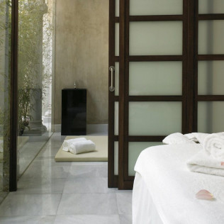 Masaje en Pareja y Spa Privado para dos en Hospes Palacio del Bailío 5* (Córdoba)